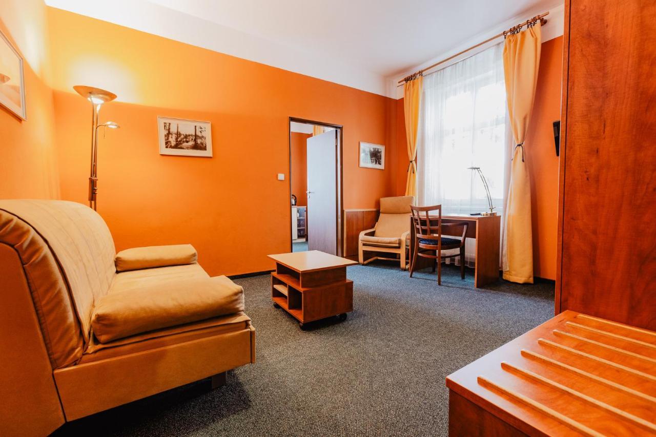 Hotel U Valdicke Brany Jicin Exterior photo